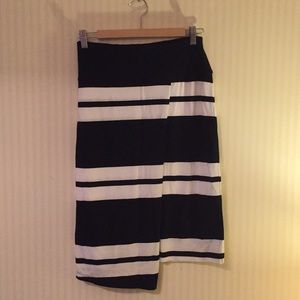 Athleta knee length skirt